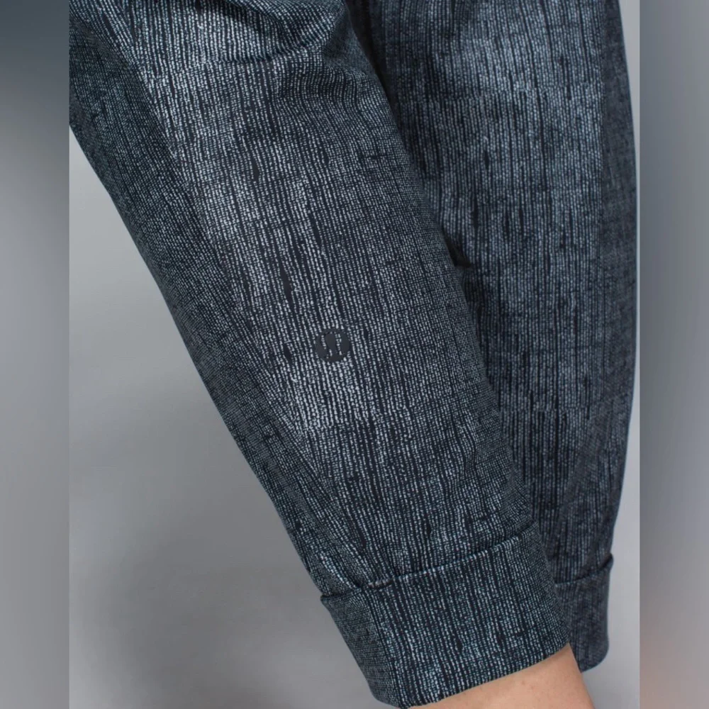 Lululemon Jet Crop *Print - Picture 8 of 12